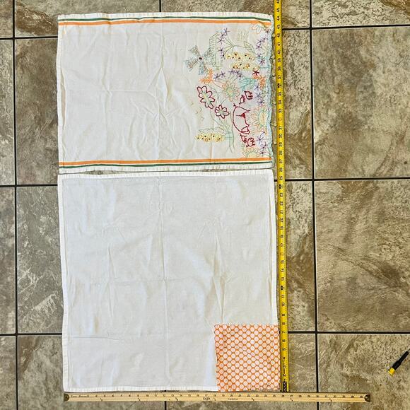 Cotton Dish Towels Pair Embroidered Farm Scene Patchwork Polka Dot Trimmed - Picture 3 of 8
